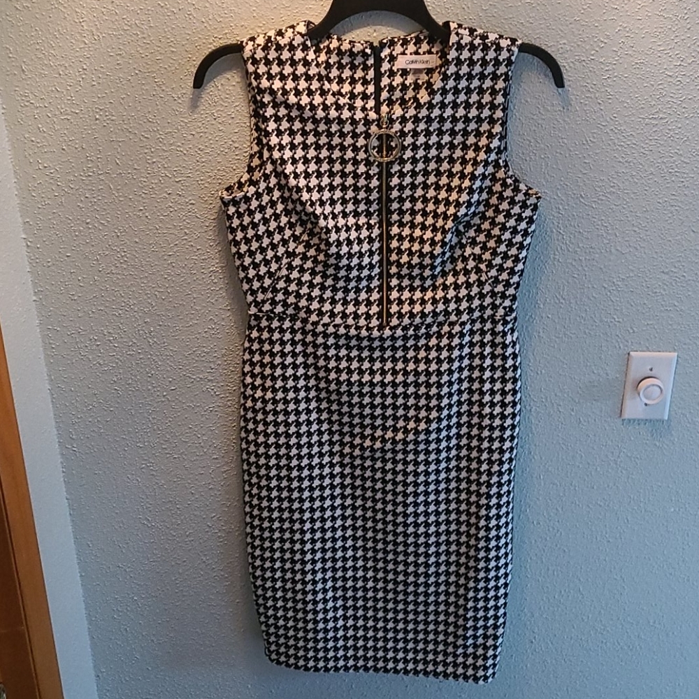 Calvin Klein houndstooth front zipper midi